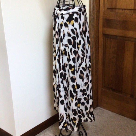 New choice Wrap Skirt, size Medium, new with tags - Picture 3 of 6